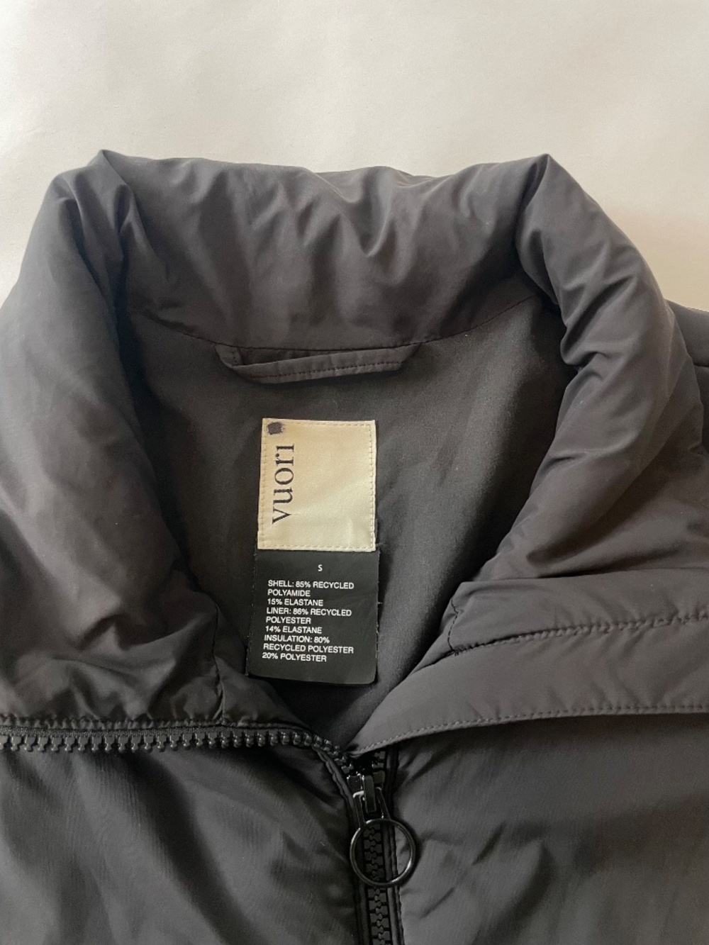 Vuori Canyon Insulated Jacket Women’s Small Black Lightweight Puff Coat Full Zip - Picture 9 of 9